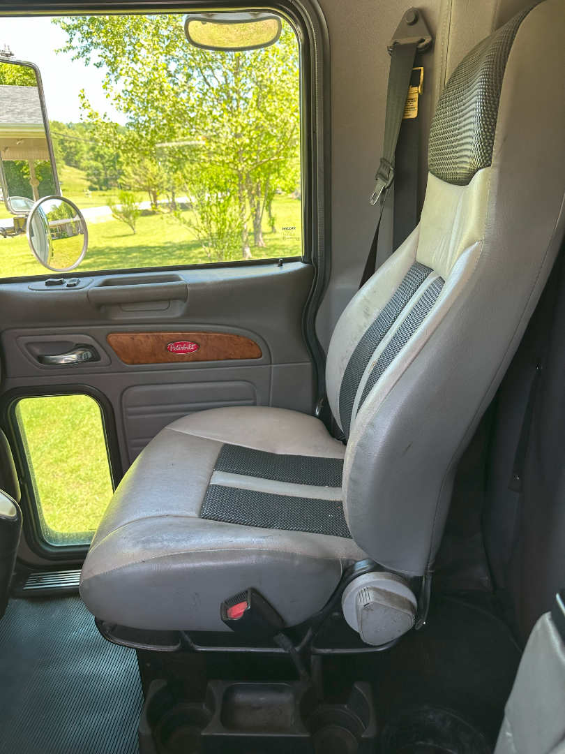 2009 PETERBILT 386 - Image 12